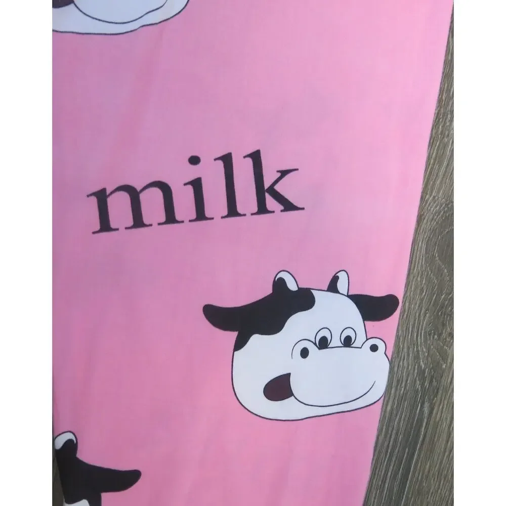 Unbranded cow milk